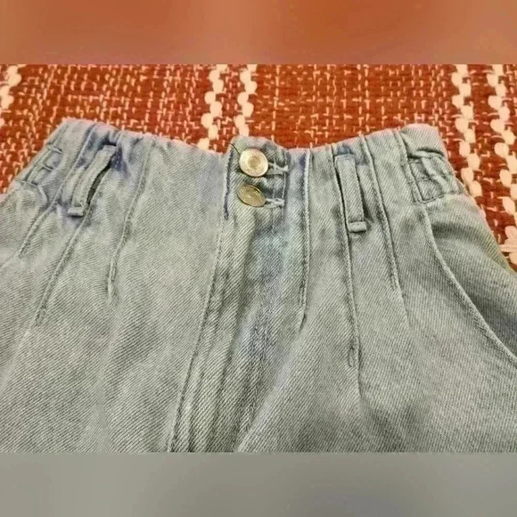 Zara High Waisted Denim Shorts Size 0 - Picture 5 of 9